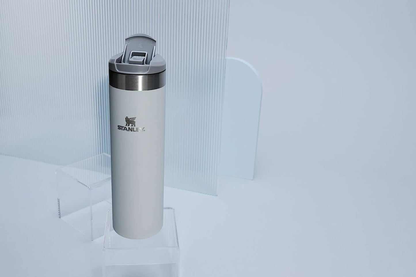 Stanley AeroLight Transit Bottle, Vacuum Insulated Tumbler for Coffee, Tea and Drinks with Ultra-Light Stainless Steel